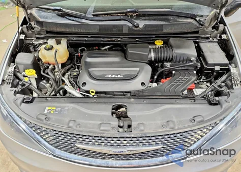 2017 Chrysler Pacifica Touring из США, поврежденный, VIN 2C4RC1DG9HR741602